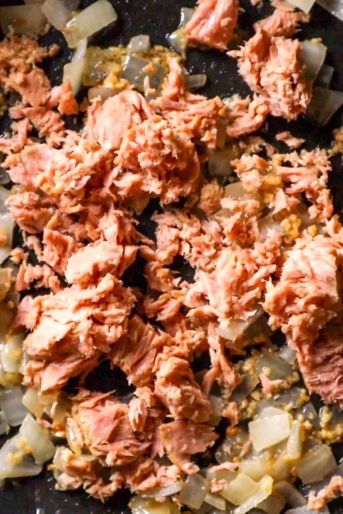 tuna onions and garlic for pasta