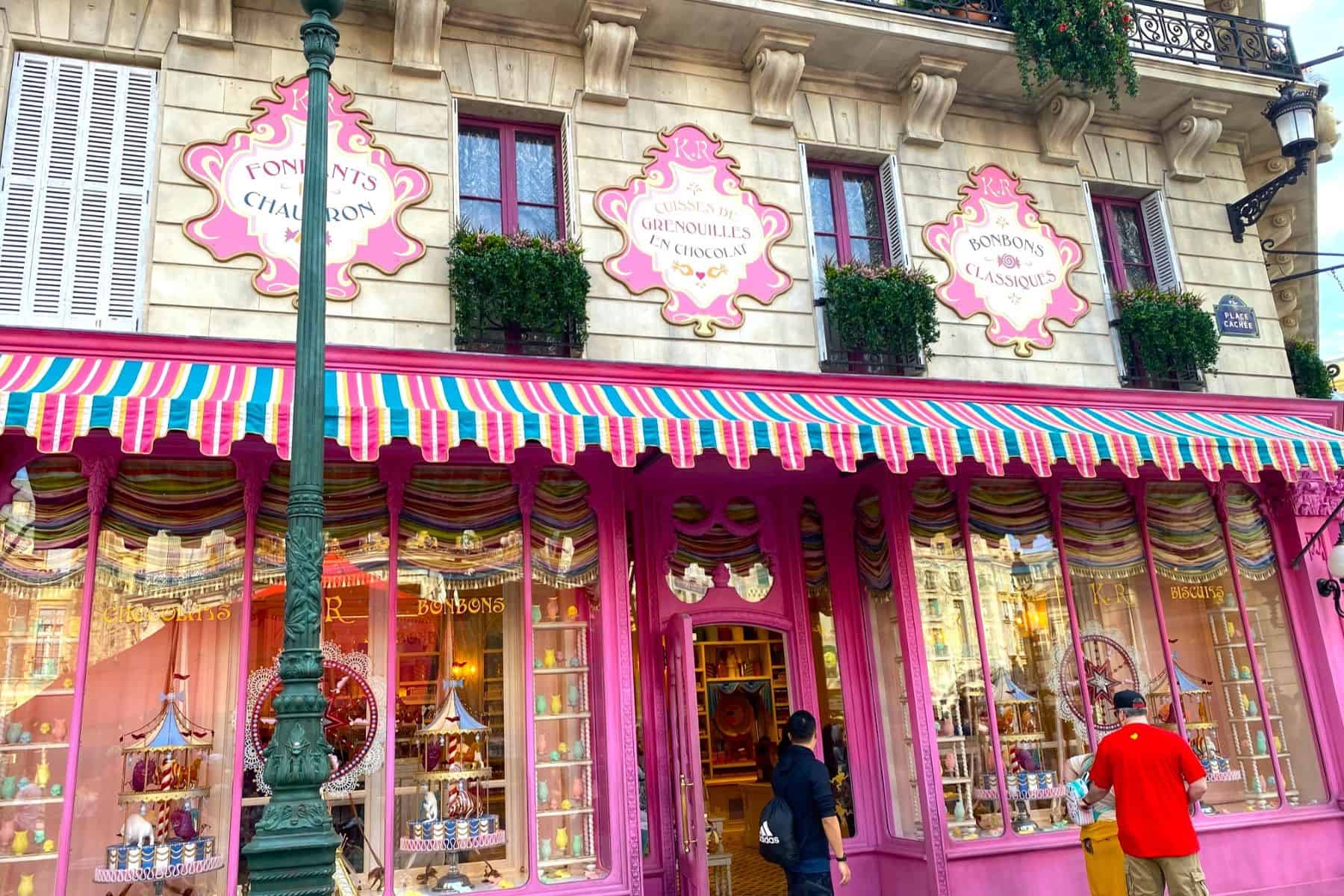 K. Rammelle epic universe exterior