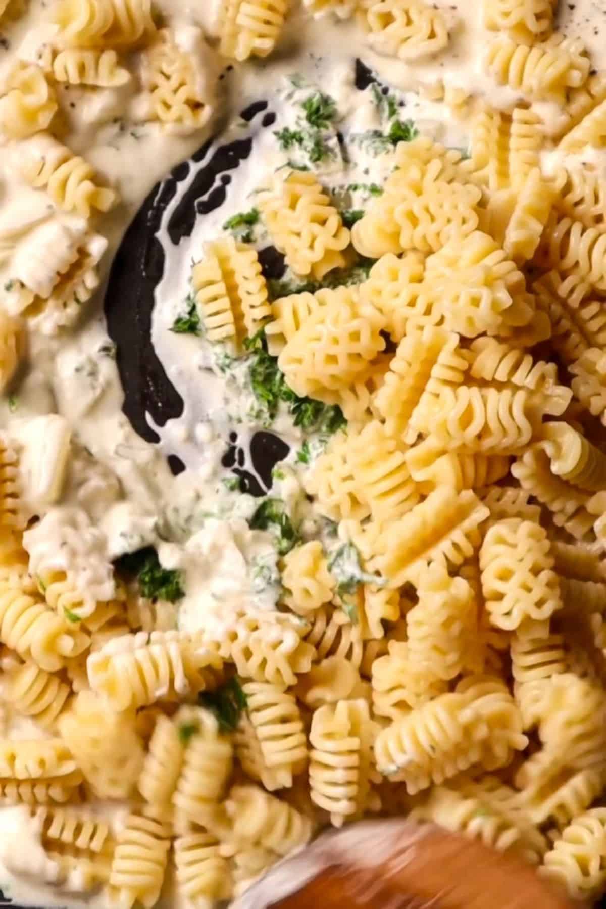 pasta with garlic and herb boursin pasta sauce