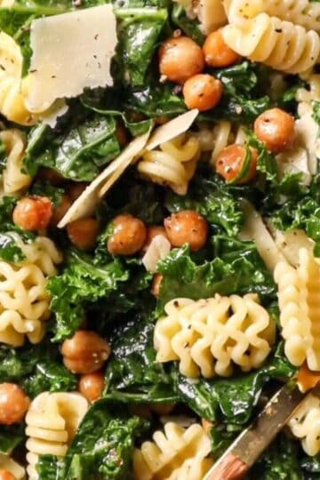kale chickpea salad