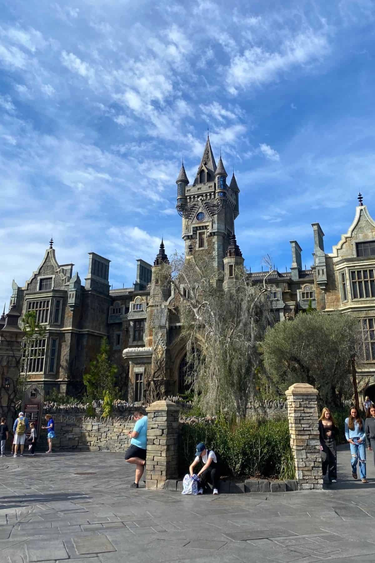 monsters unchained ride exterior