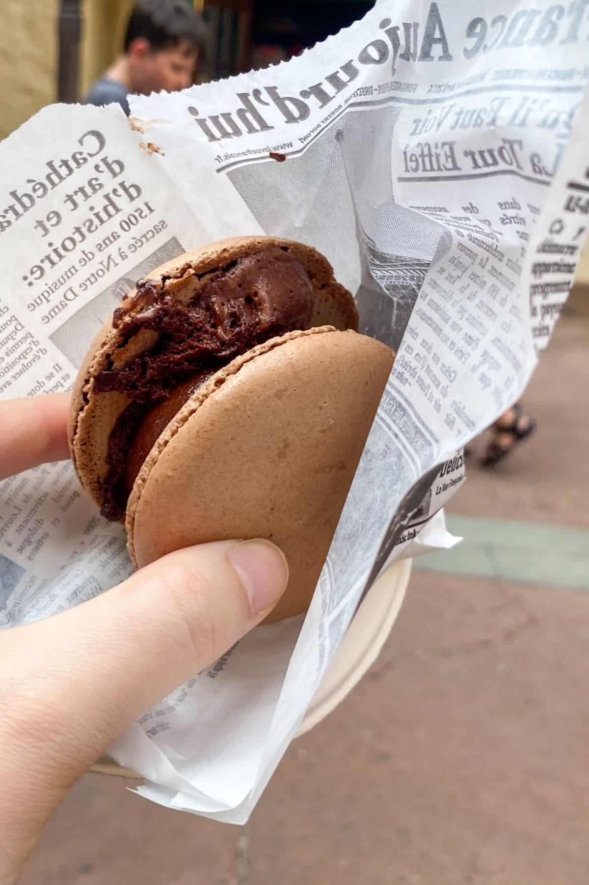 les artisans de glacies epcot ice cream macaron sandwich