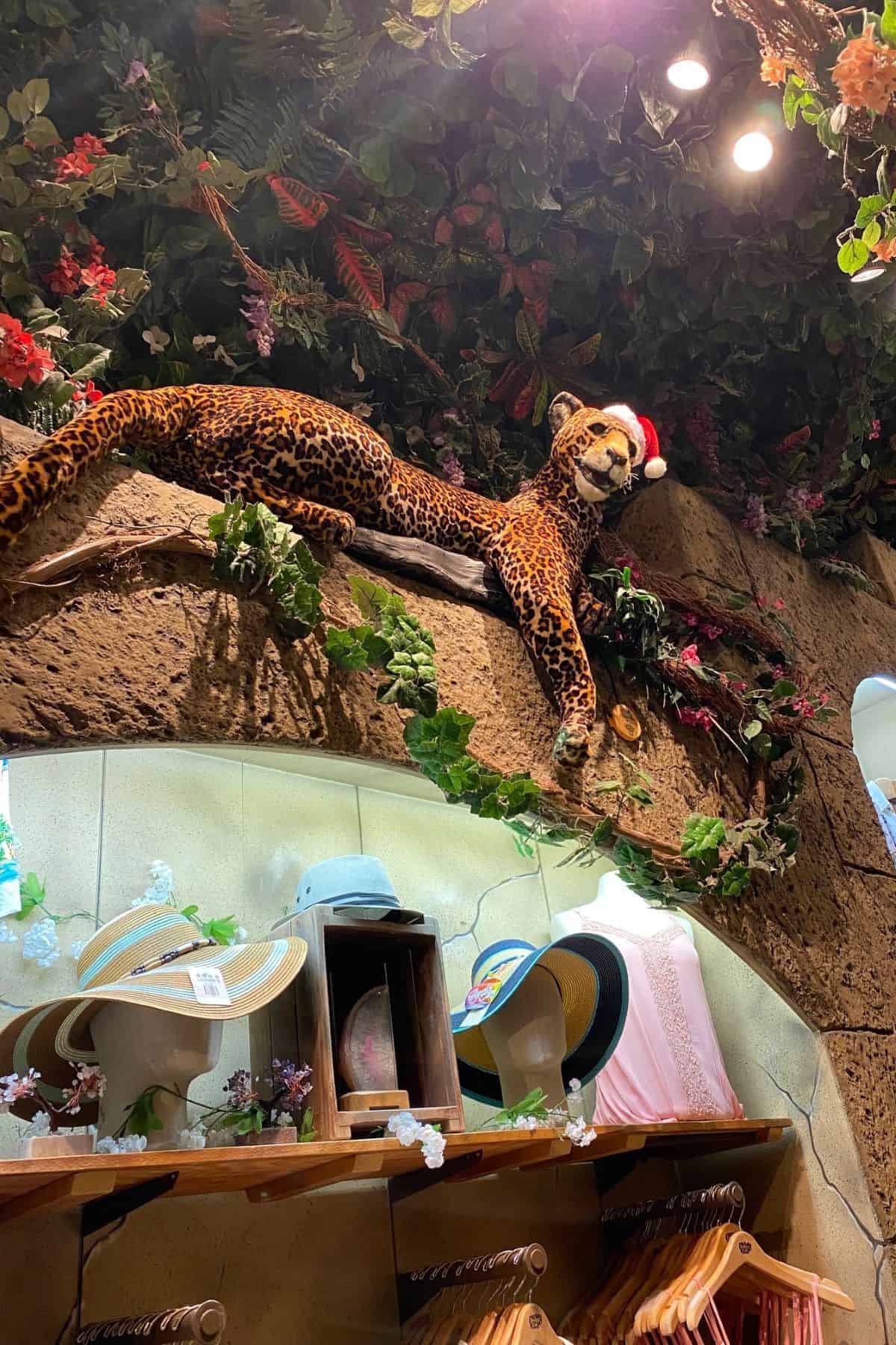 rainforest cafe cheetah animatronic