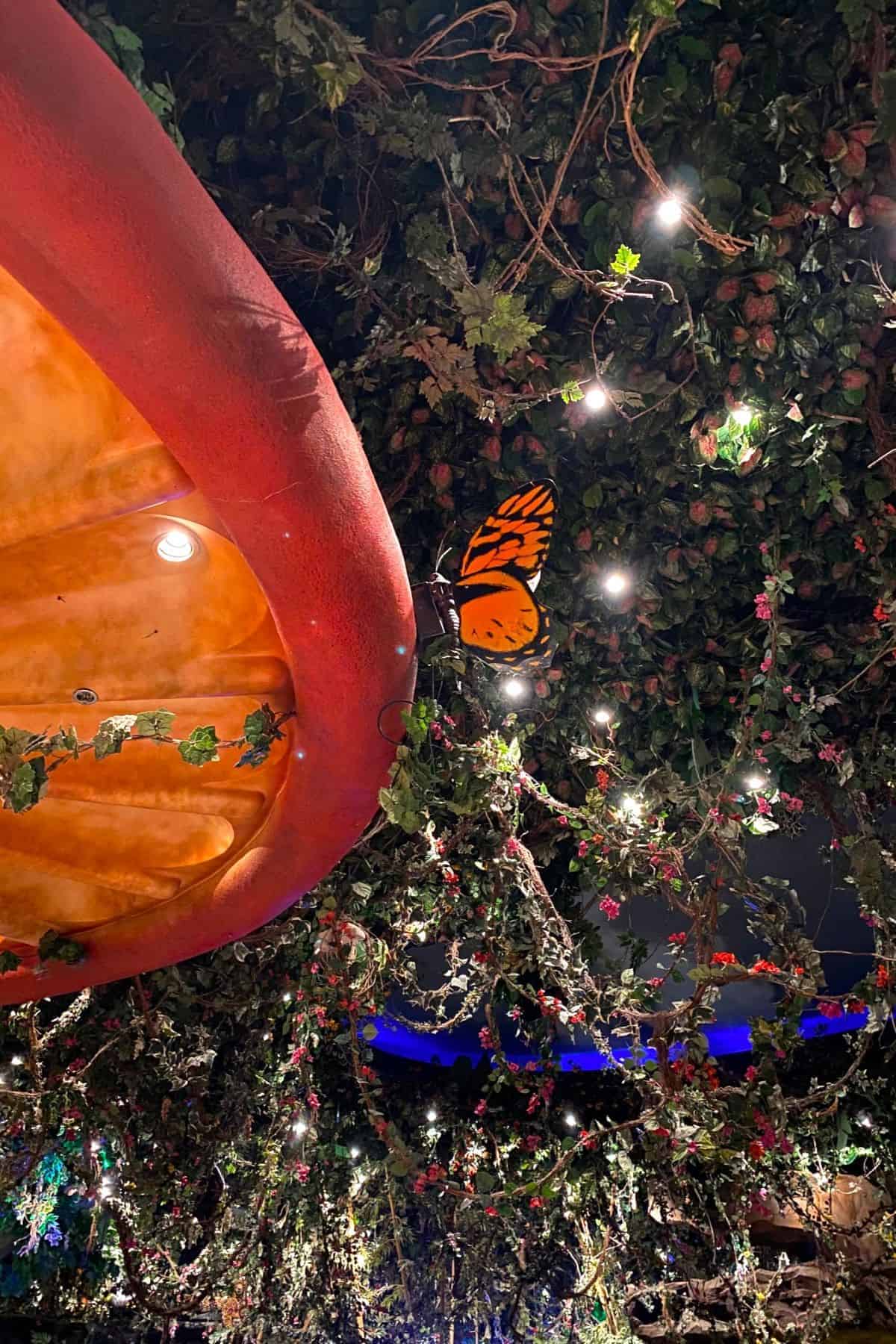 rainforest cafe interior detail