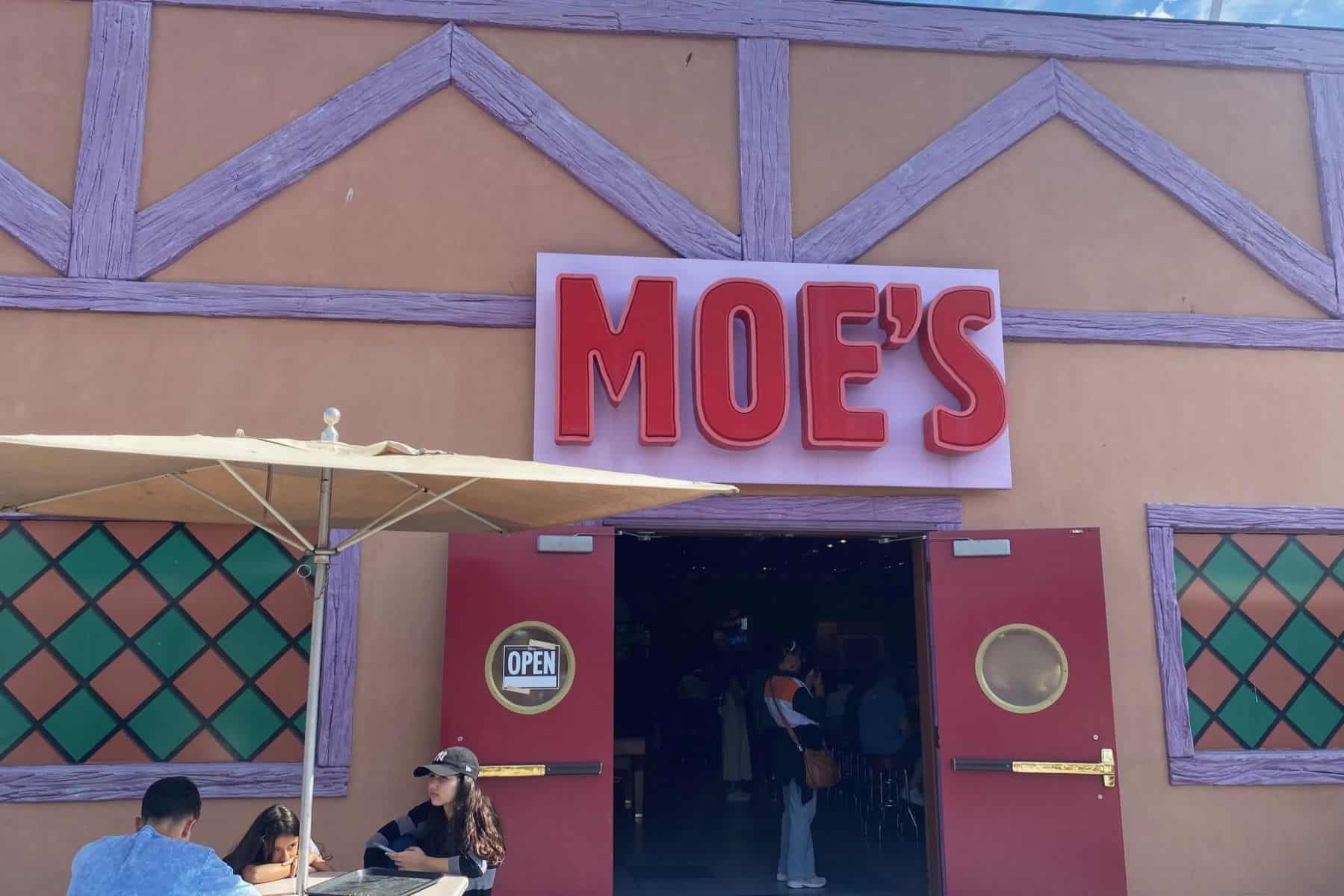 universal studios moes bar