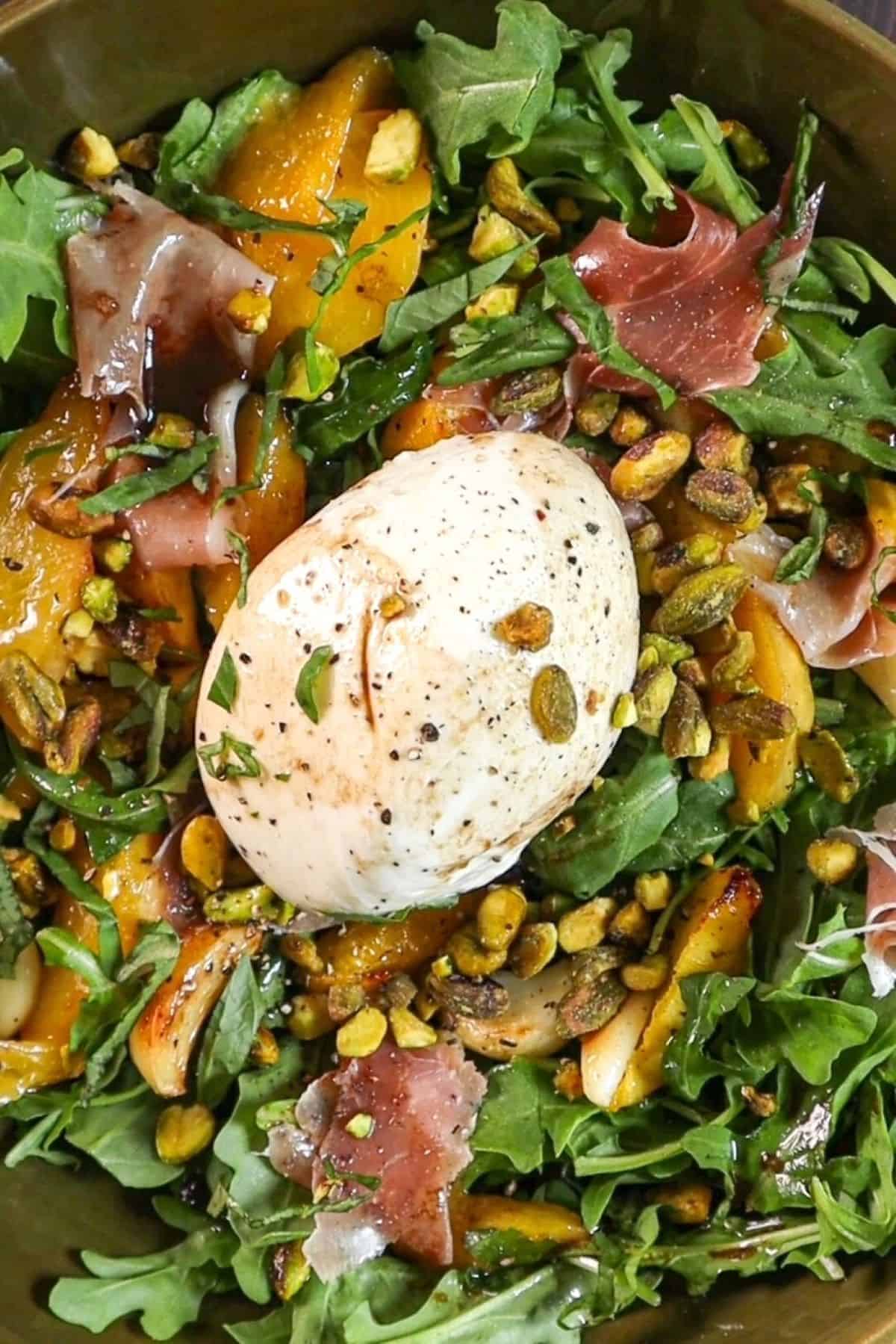 peach burrata salad