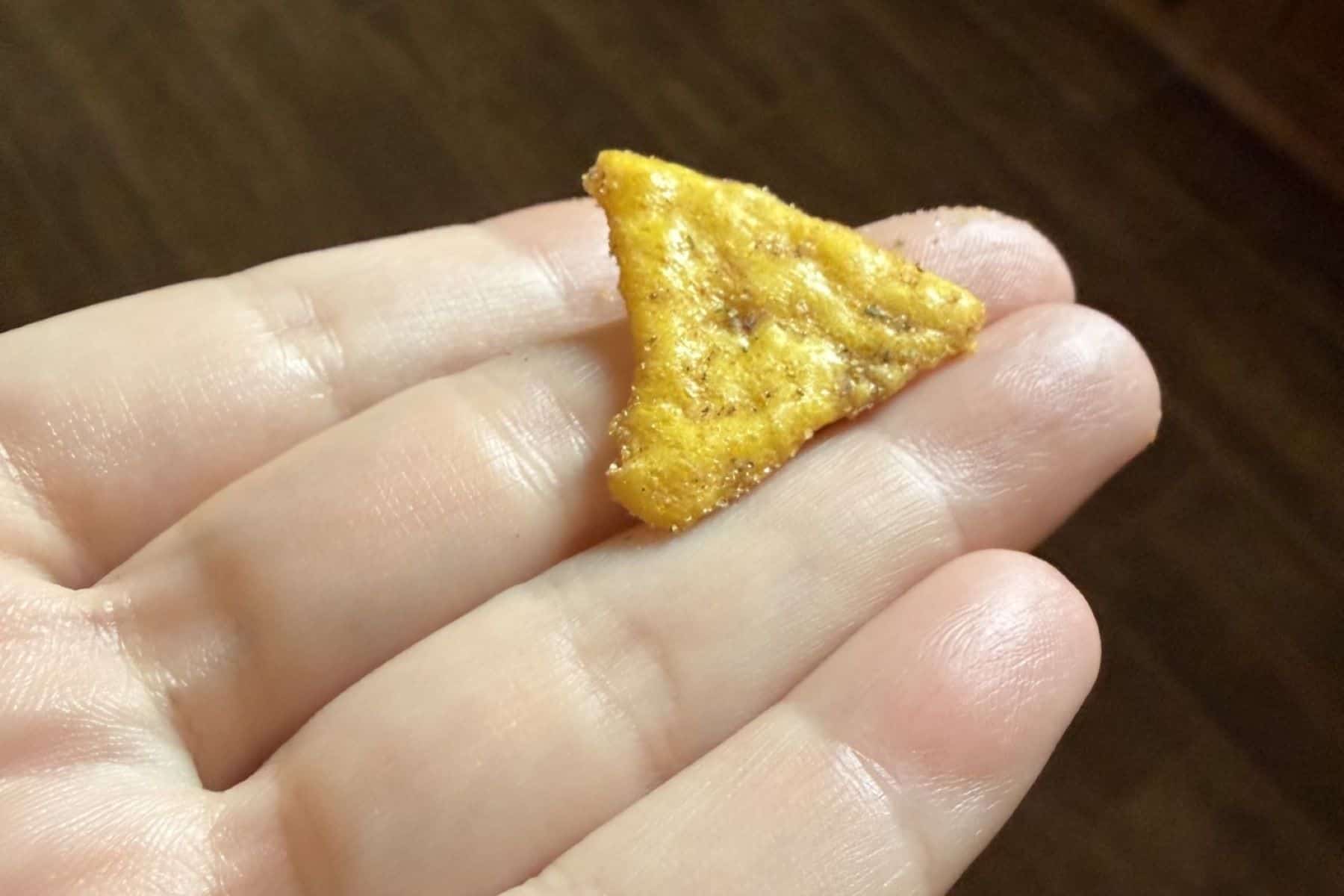 bettergoods Thai-Style Pineapple Fried Rice Cracker texture and side view