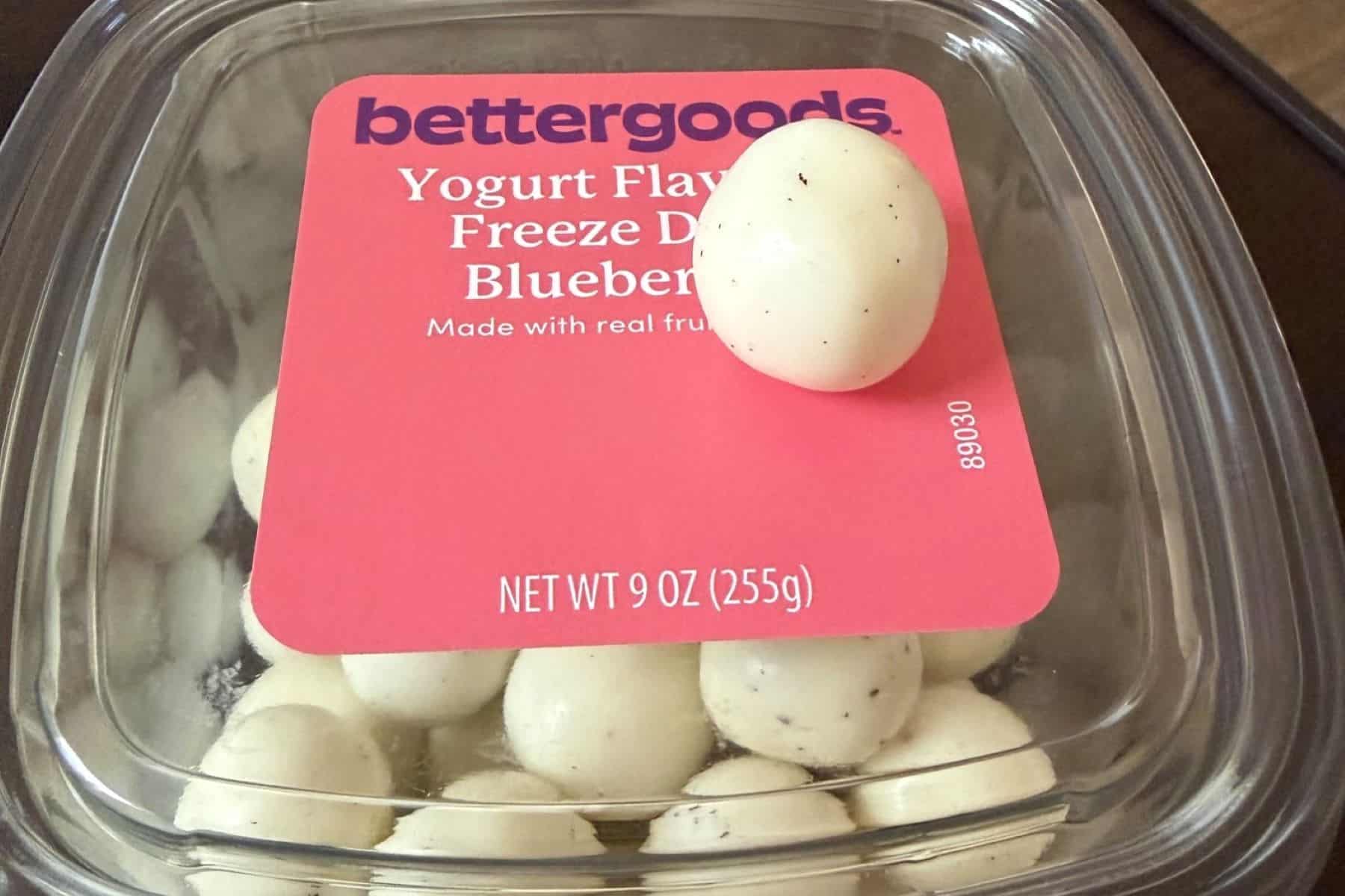 bettergoods Yogurt Flavored Freeze Dried Blueberries exterior coating