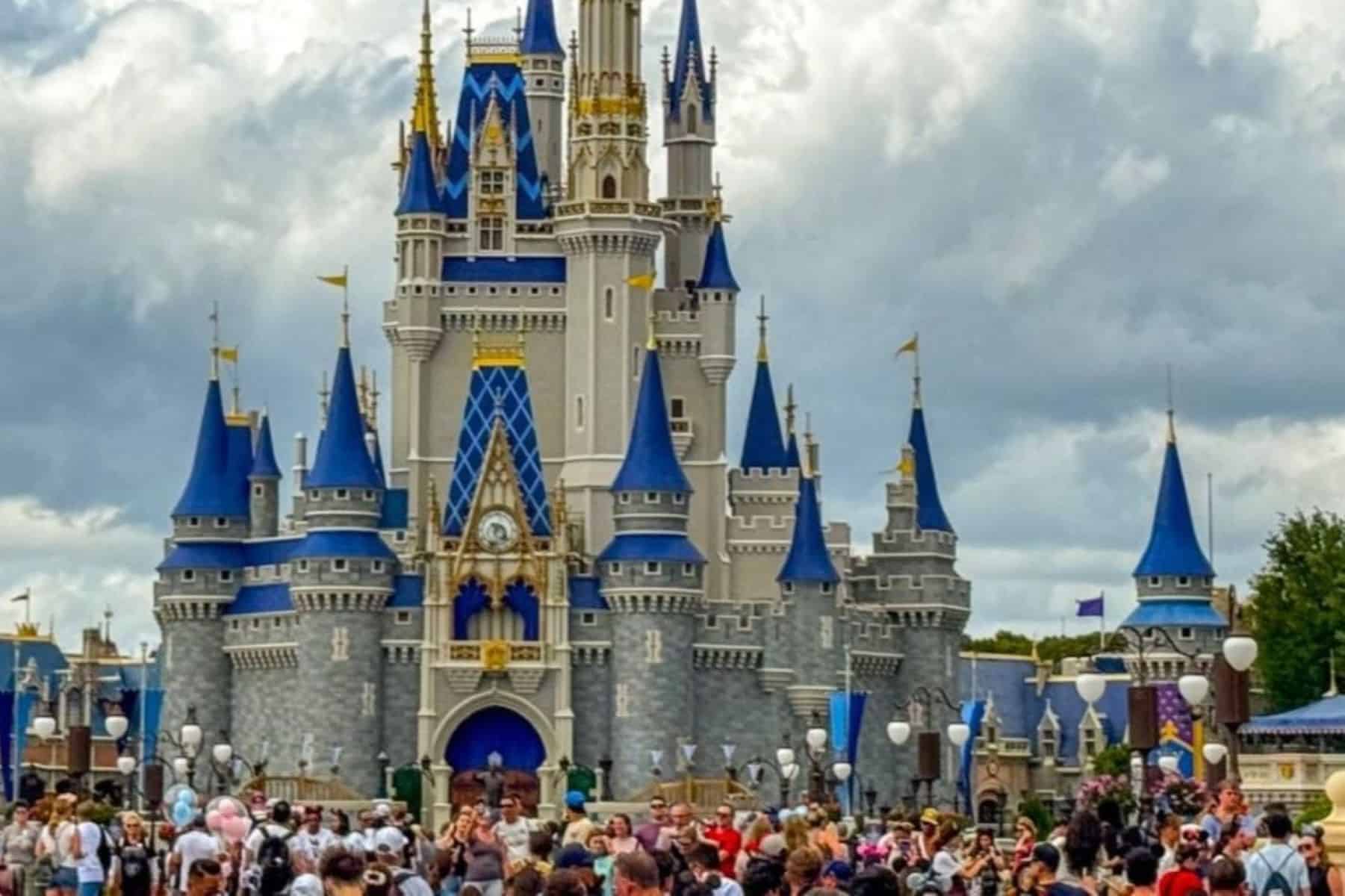 cinderellas castle magic kingdom