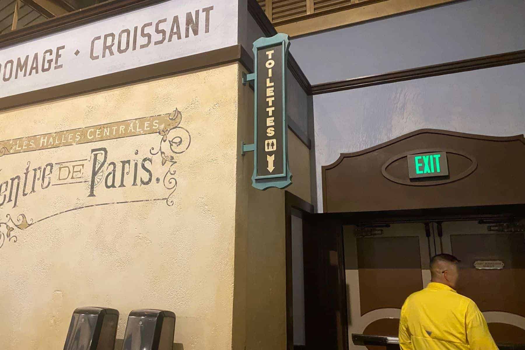 epcot les halles restroom