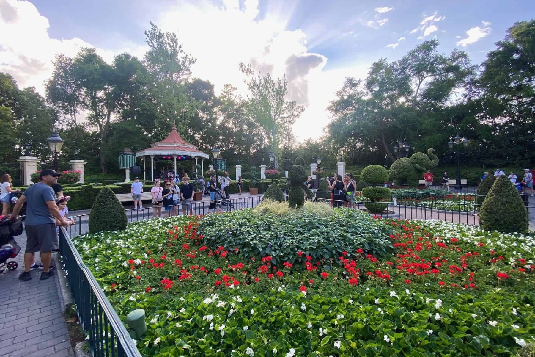 uk garden area epcot_1