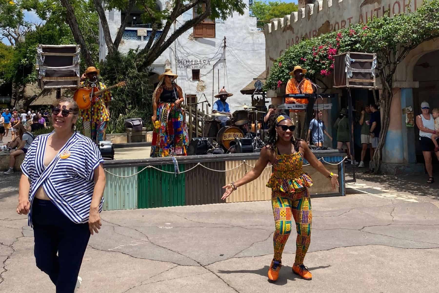 animal kingdom live entertainment in africa